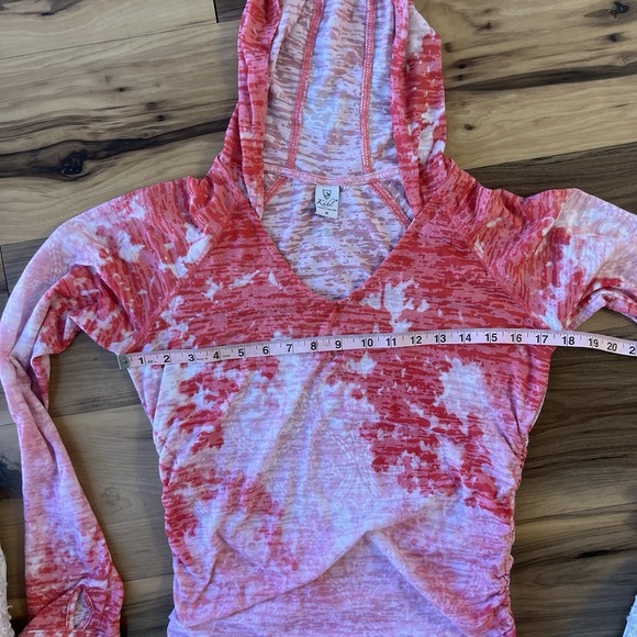 Kuhl Women's Long Sleeve Hooded Shirt Lightweight Sz M Pink Workout Outdoors - Picture 7 of 9